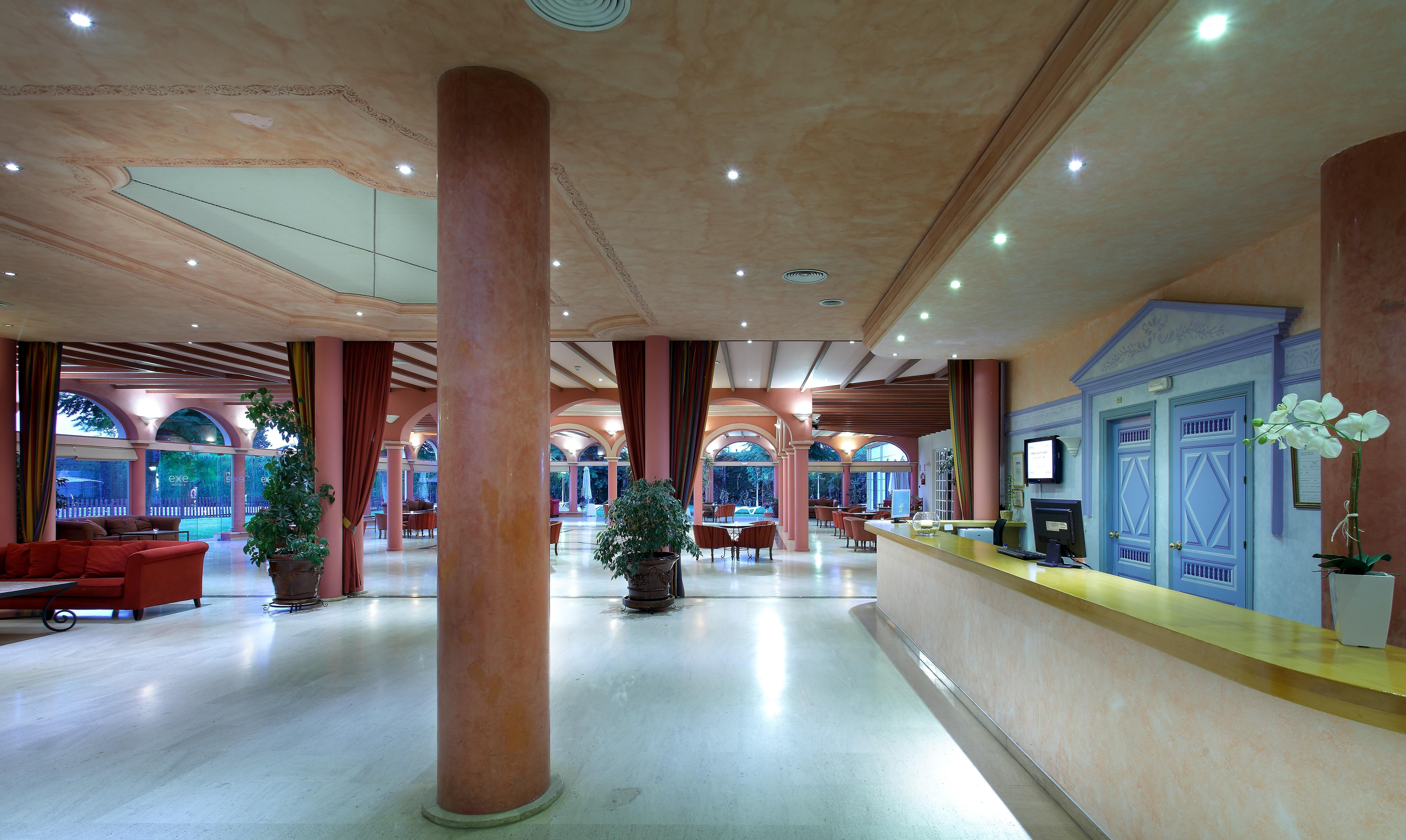 Exe Gran Hotel Solucar Sanlucar la Mayor Exterior photo