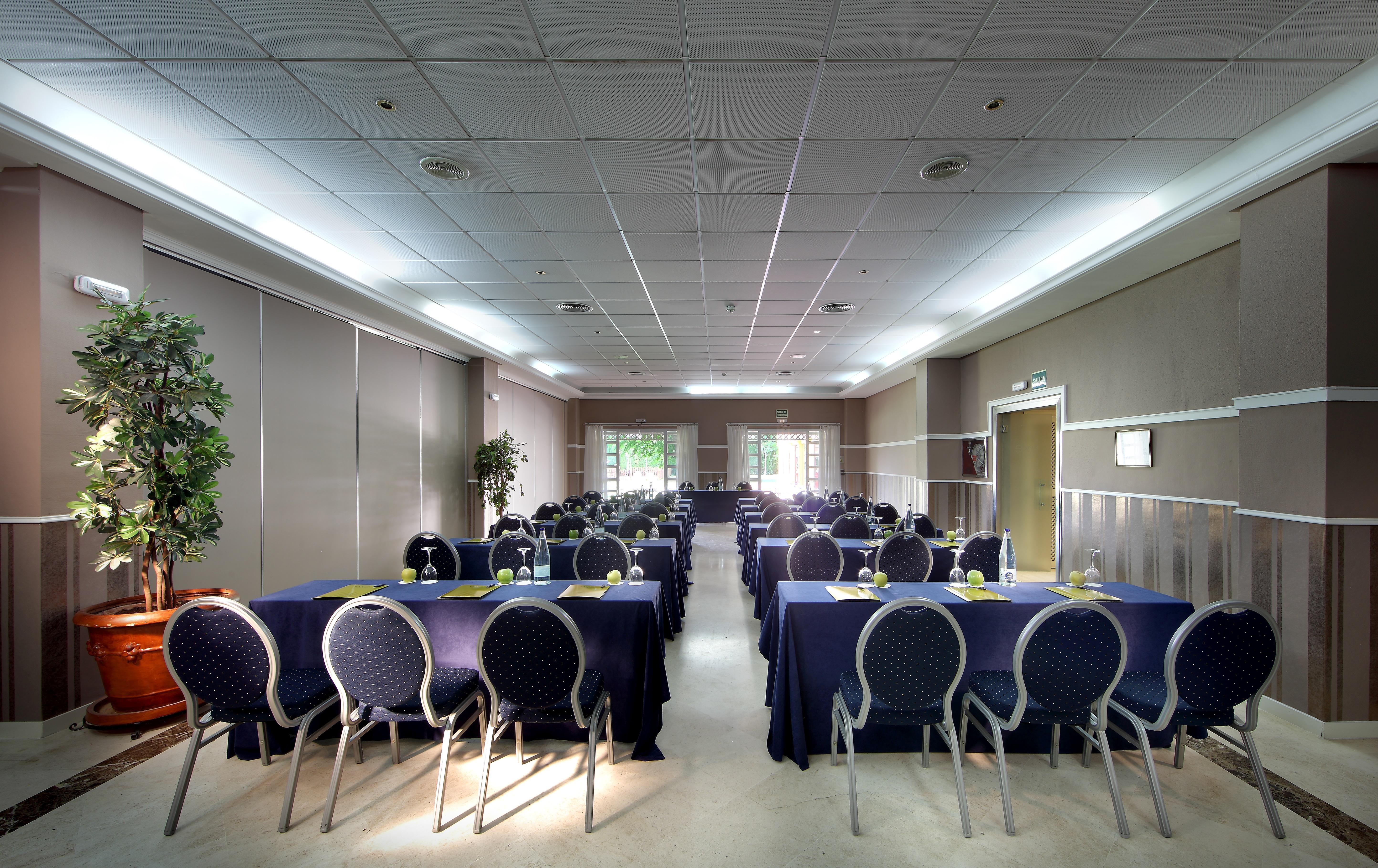 Exe Gran Hotel Solucar Sanlucar la Mayor Exterior photo