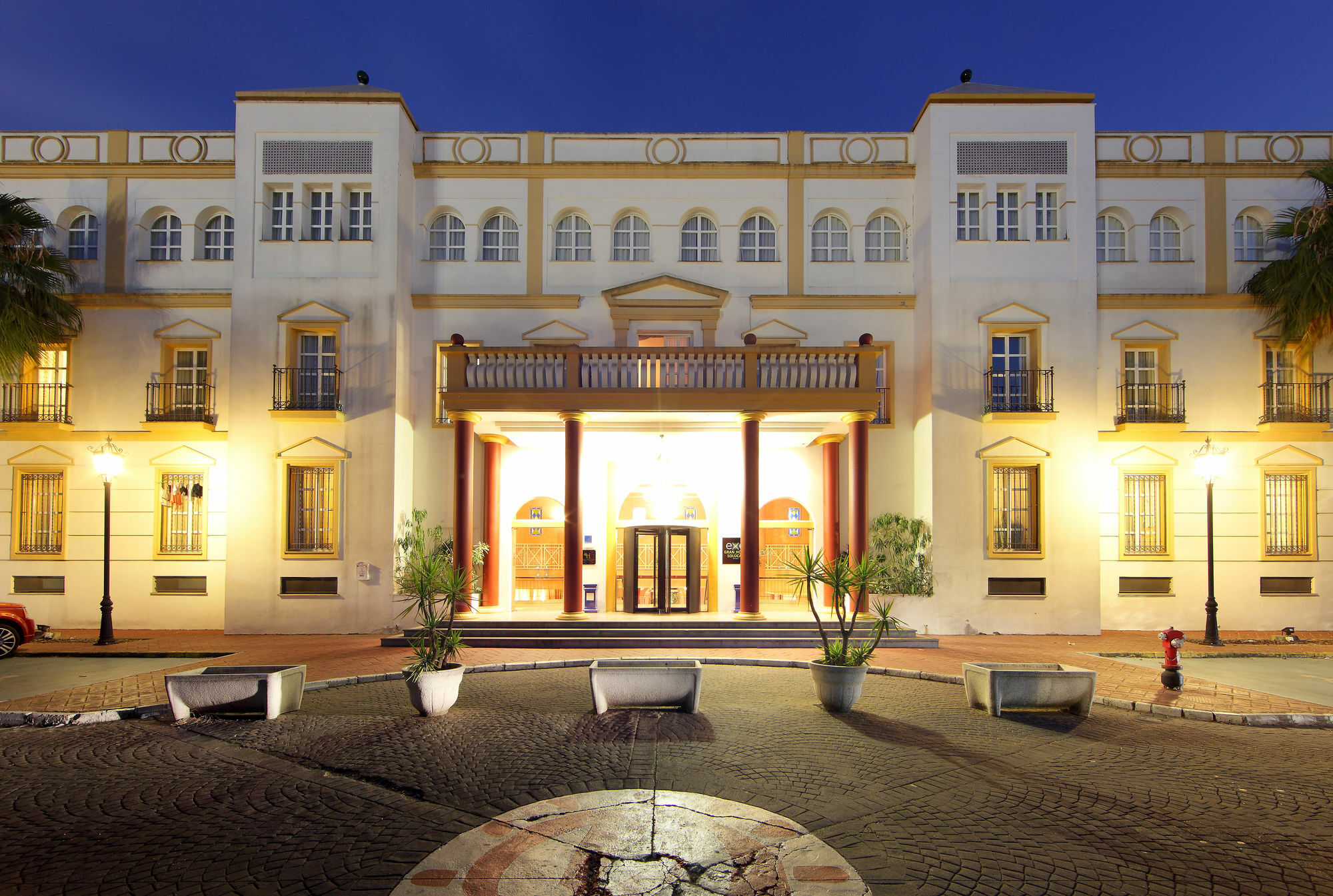 Exe Gran Hotel Solucar Sanlucar la Mayor Exterior photo